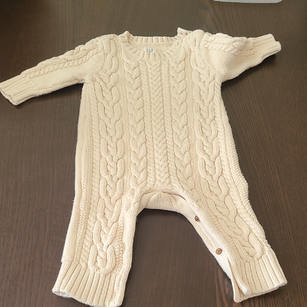 GAP Cream Cable Knit Footies